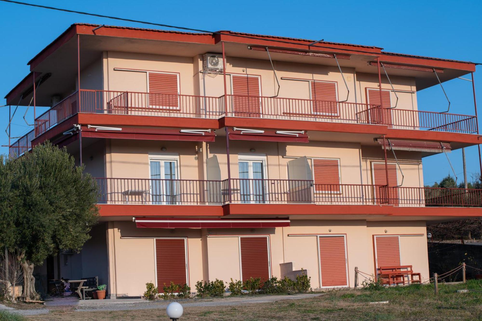 Olea Apartments Palioura Epanomi Bagian luar foto